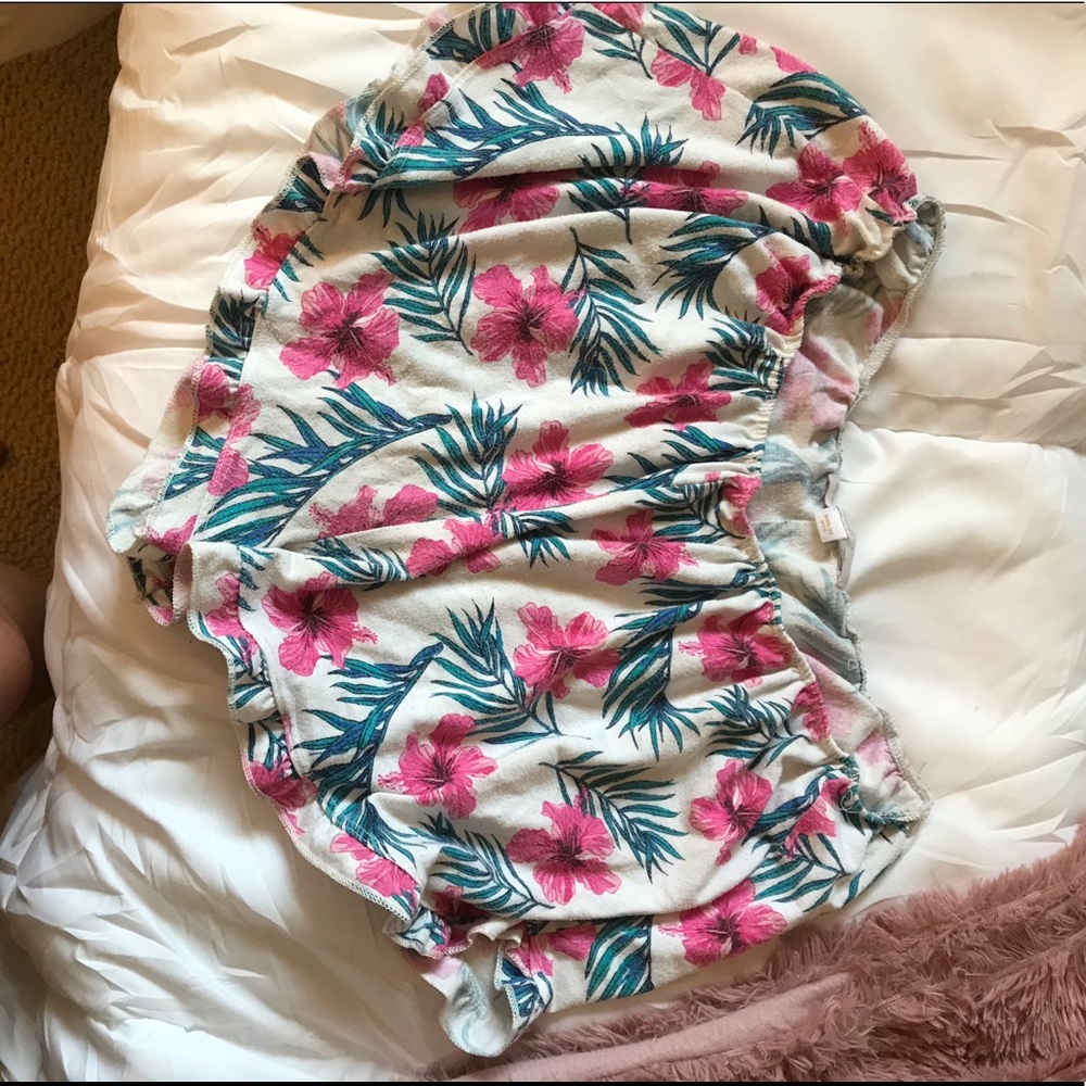 floral shorts